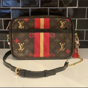 Custom AUTH Louis Vuitton Compeigne 23 crossbody